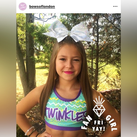 “Polly” Bows of London cheer bow - Picture 6 of 7